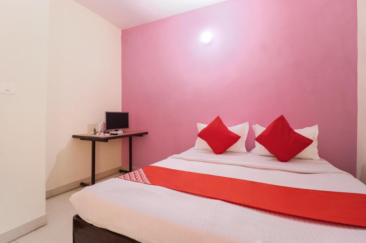 Hotel Oyo Jain Sadan Near Dilli Haat Ina